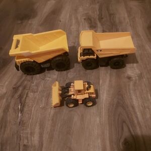 **3 Listings For $20**                    Yellow Construction Toy Set